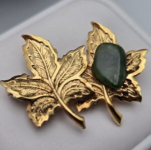 Double Maple Leaf Brooch Pin Canadian Symbol Vintage Gold Tone